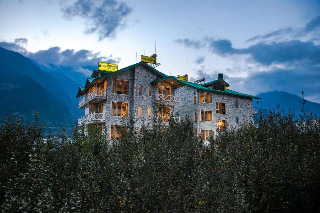 Tripli Hotels Stone House Cottage Manāli Eksteriør billede
