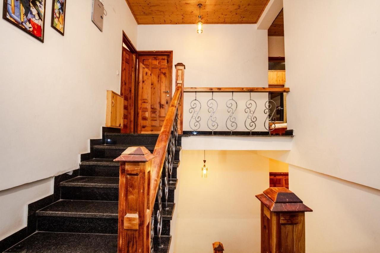 Tripli Hotels Stone House Cottage Manāli Eksteriør billede