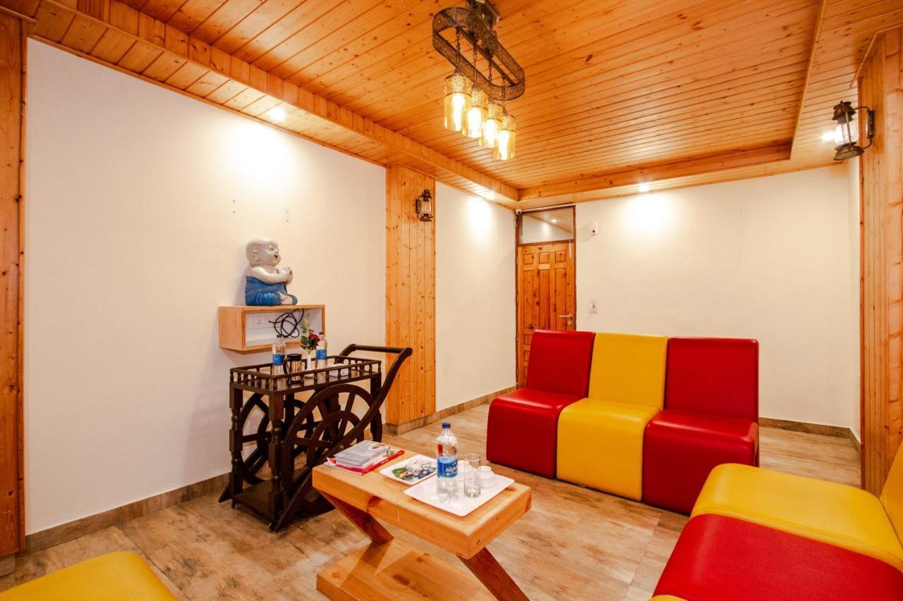 Tripli Hotels Stone House Cottage Manāli Eksteriør billede